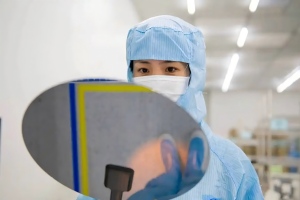 Photovoltaic silicon ingot growth process